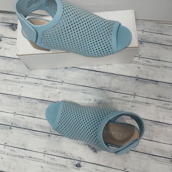 J. Adams Maddie Booties Women SZ 6.5 Peep Toe Low Block Heel Hook & Loop Strap. - Picture 5 of 13